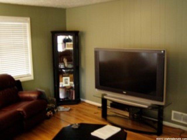 786 Cross St, Ogden, UT 84404 — photo 2