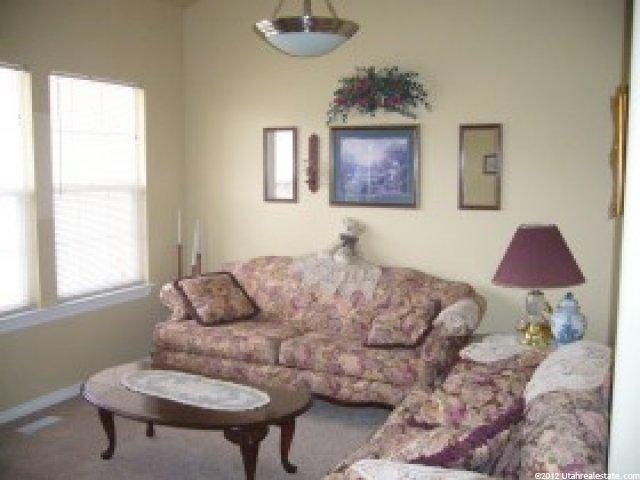 9486 S Candle Tree Ln E, Sandy, UT 84092 — photo 2