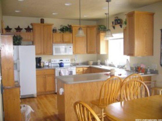 9486 S Candle Tree Ln E, Sandy, UT 84092 — photo 3