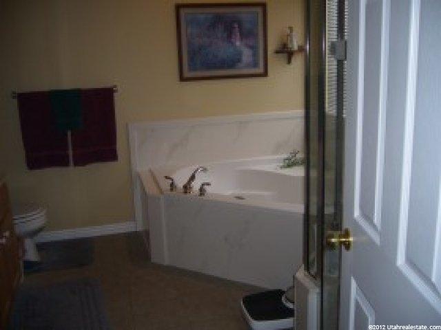 9486 S Candle Tree Ln E, Sandy, UT 84092 — photo 6