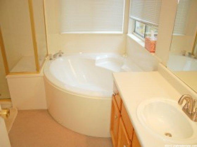 5572 Edgeberry Dr, Murray, UT 84123 — photo 8