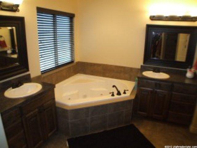 24 E 2450 N, Layton, UT 84041 — photo 8