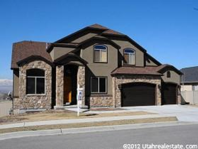 11514 S Black Forest Dr, Sandy, UT 84094