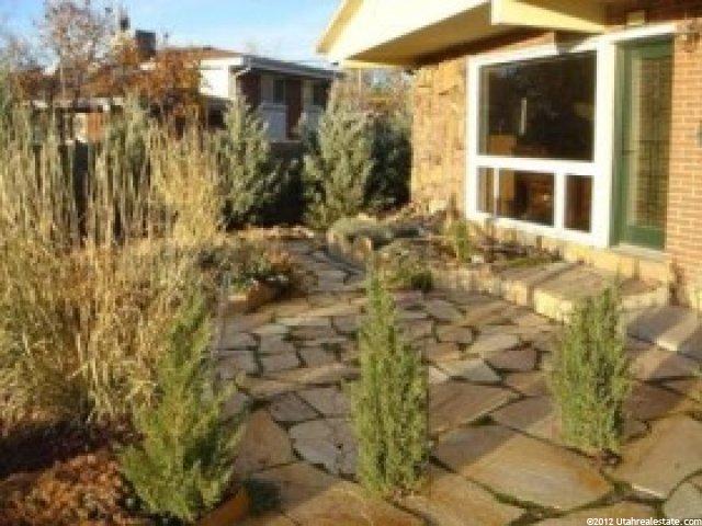 880 E Crocus Cir S, Sandy, UT 84094 — photo 2