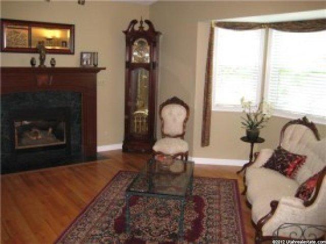 2112 N Sunset Dr, Layton, UT 84040 — photo 3