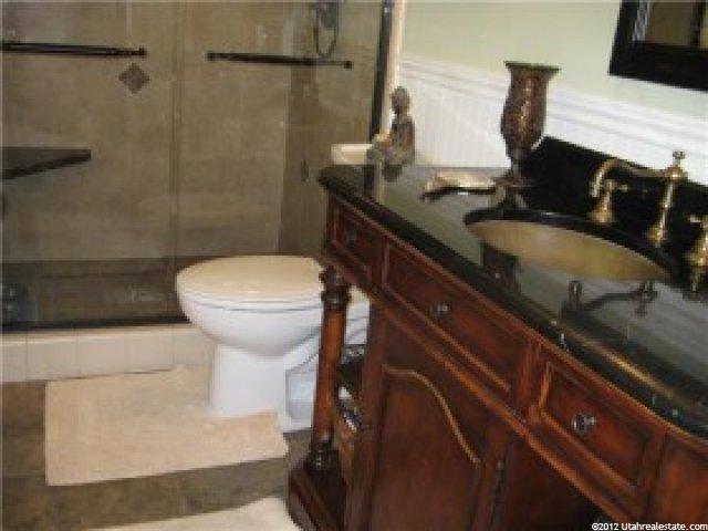 2112 N Sunset Dr, Layton, UT 84040 — photo 8