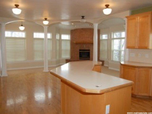 860 W 2225 S, Syracuse, UT 84075 — photo 3