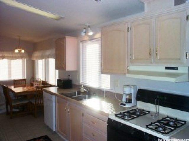 5171 S 2875 W, Roy, UT 84067 — photo 5