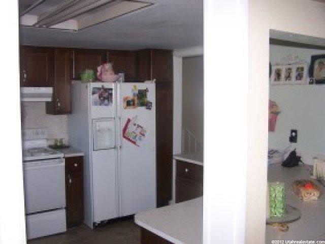 361 E Pepperidge Dr, Midvale, UT 84047 — photo 2