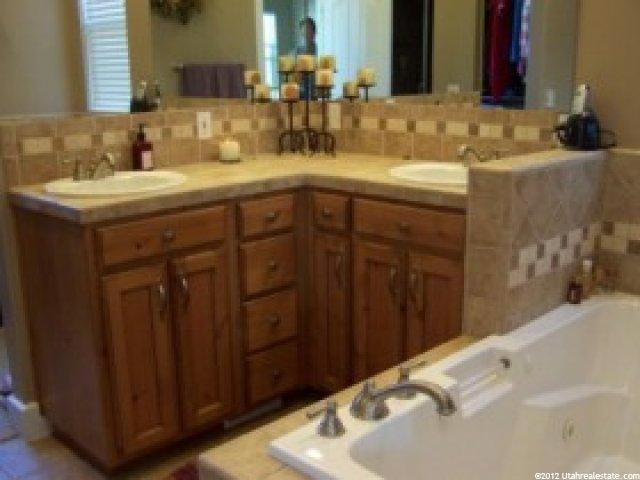 216 N 3050 W, Layton, UT 84041 — photo 6