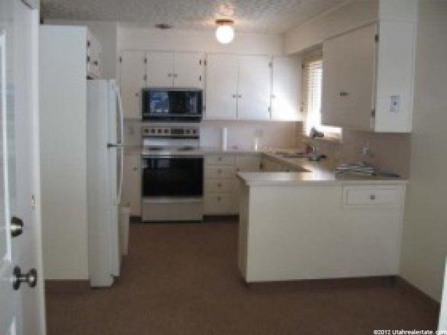 3272 S Meadow Dr, Ogden, UT 84403 — photo 2