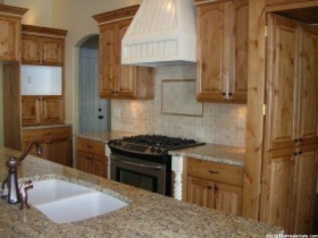 734 W 2825 N, Pleasant View, UT 84414 — photo 3