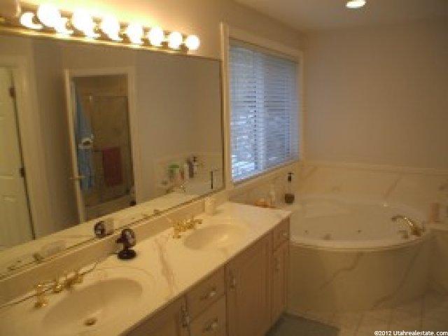 408 E Chase Ln, Centerville, UT 84014 — photo 3