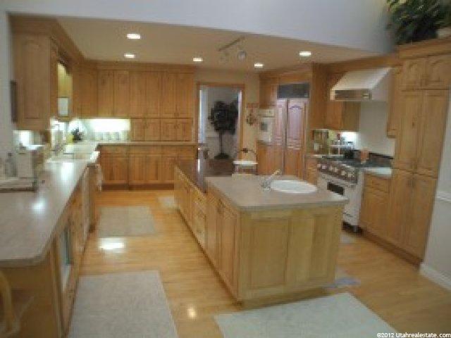 408 E Chase Ln, Centerville, UT 84014 — photo 9