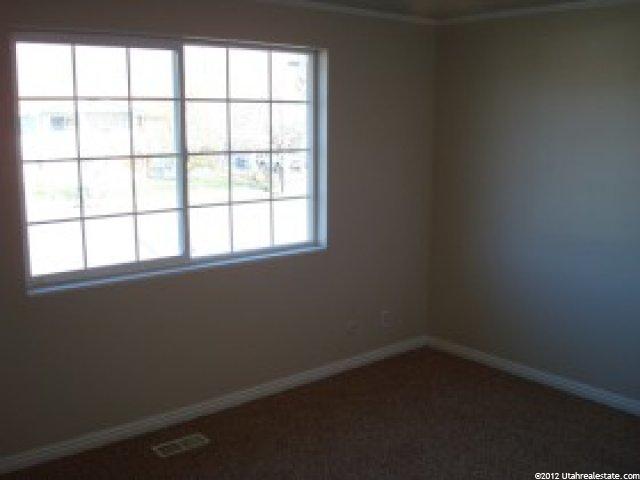 661 E Canfield Dr, Ogden, UT 84404 — photo 2