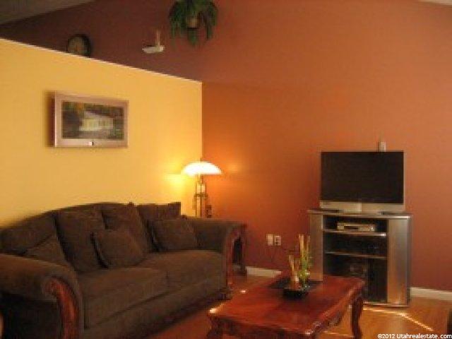 5516 S 3275 W, Roy, UT 84067 — photo 4