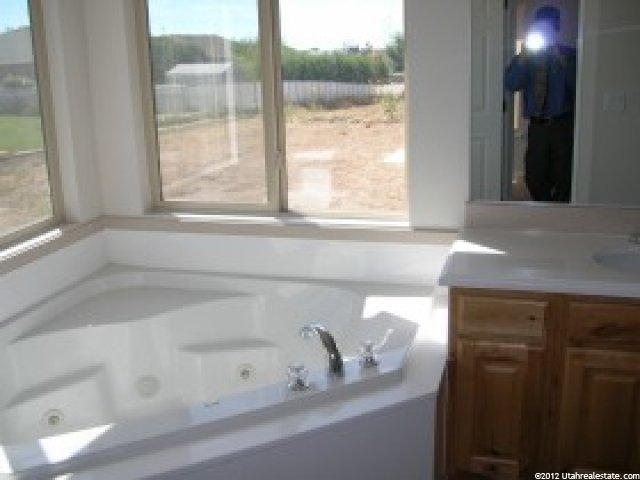 1251 W 1580 N, Clinton, UT 84015 — photo 6