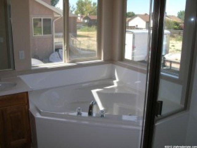 1354 W 1580 N, Clinton, UT 84015 — photo 5