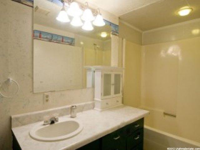 365 E 600 S, Centerville, UT 84014 — photo 9