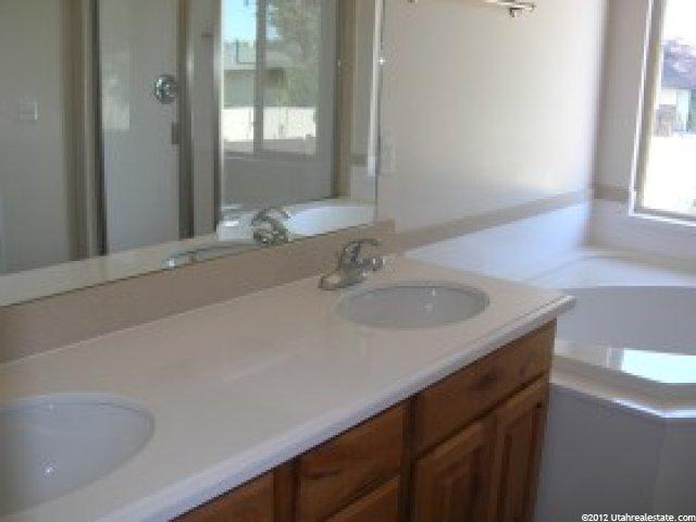1426 W 1595 N, Clinton, UT 84015 — photo 5