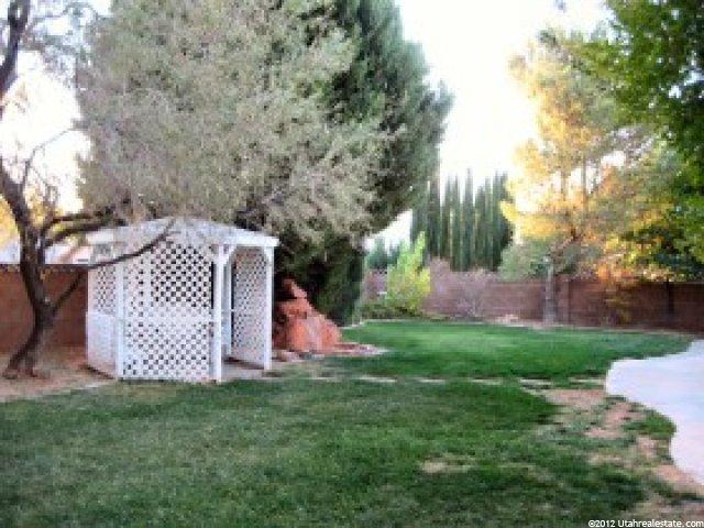 654 N Dusk Dr, St. George, UT 84770 — photo 2