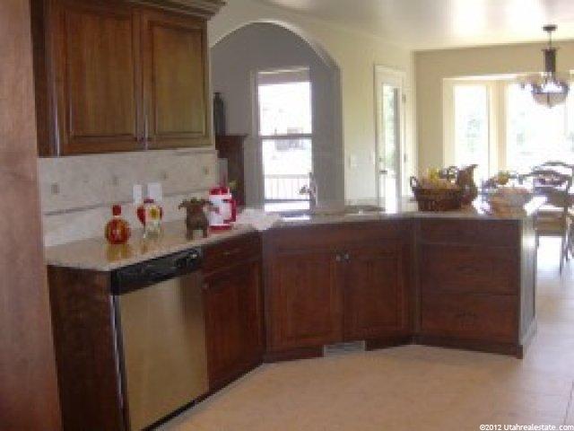 423 N Wilcox Way, Layton, UT 84040 — photo 5