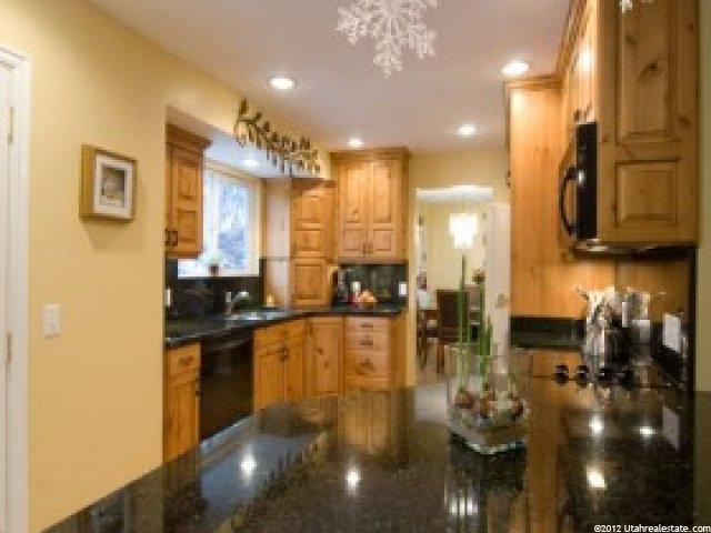 3677 S Carriage Ln, Bountiful, UT 84010 — photo 4