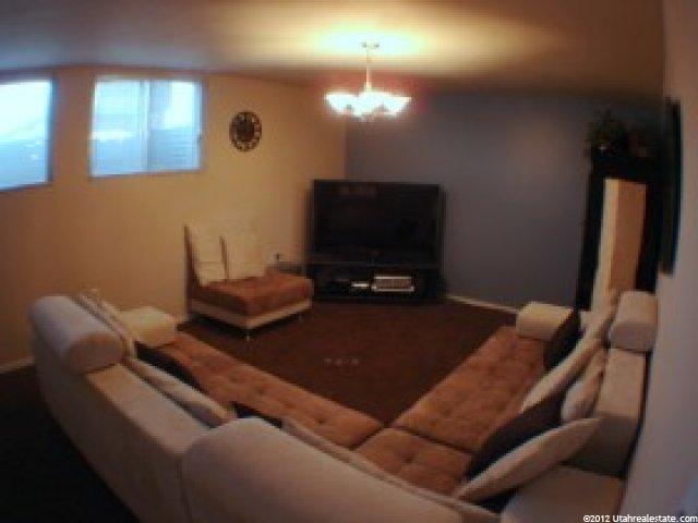 285 W 2400 S, Clearfield, UT 84015 — photo 8