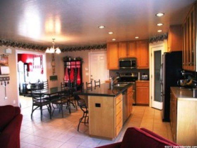 1052 W 1460 N, Clinton, UT 84015 — photo 2