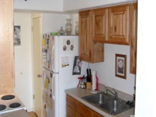 599 E Carmel Dr, Midvale, UT 84047 — photo 2