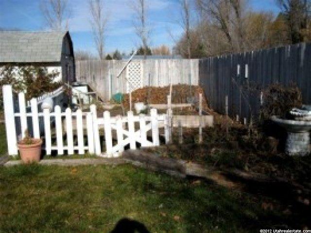611 Anderson Ave, Hyrum, UT 84319 — photo 5