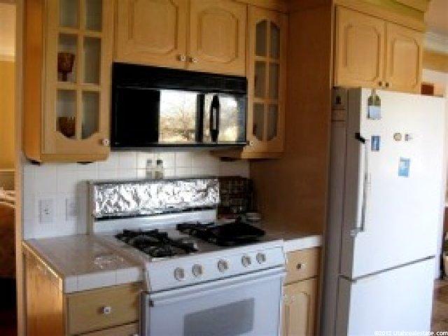 611 Anderson Ave, Hyrum, UT 84319 — photo 8