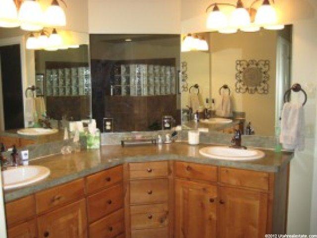 562 W 2810 S, Syracuse, UT 84075 — photo 11