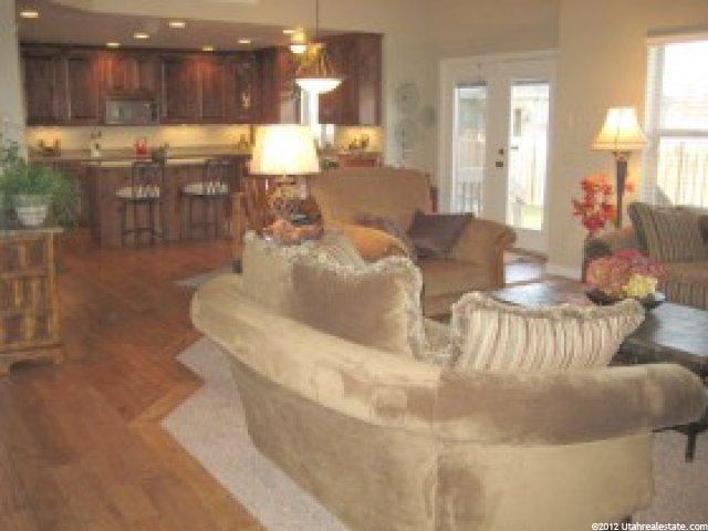 562 W 2810 S, Syracuse, UT 84075 — photo 5