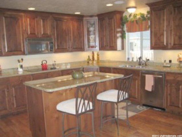 562 W 2810 S, Syracuse, UT 84075 — photo 6