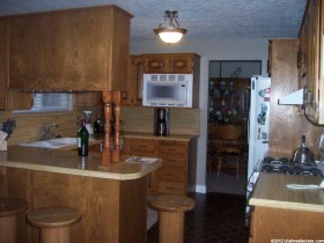 8196 Maio Dr, Sandy, UT 84093 — photo 2