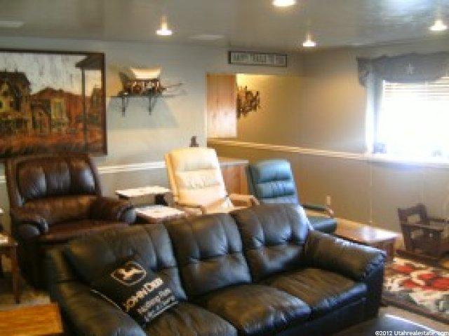 271 E 400 S, Hyrum, UT 84319 — photo 5