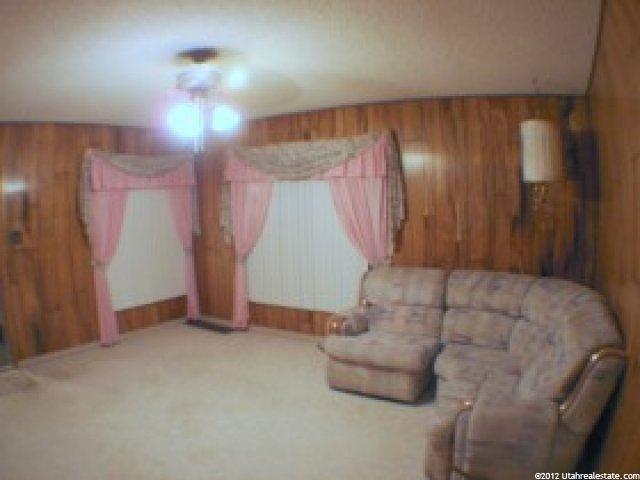 105 E Park St, Copperton, UT 84006 — photo 3