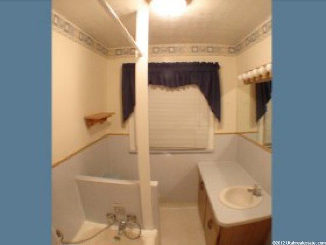 105 E Park St, Copperton, UT 84006 — photo 8