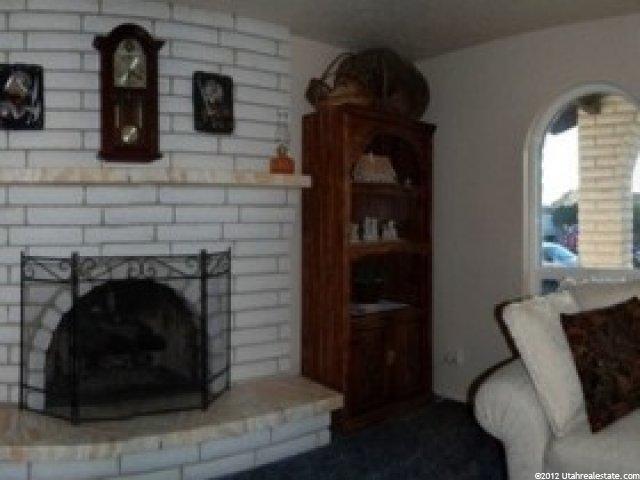 734 N Adamswood Rd, Layton, UT 84040 — photo 2