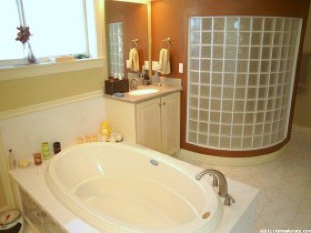 422 S Mapleton Cir, Tooele, UT 84074 — photo 5