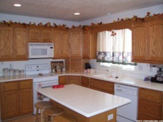 16 E 2450 S, Clearfield, UT 84015 — photo 2