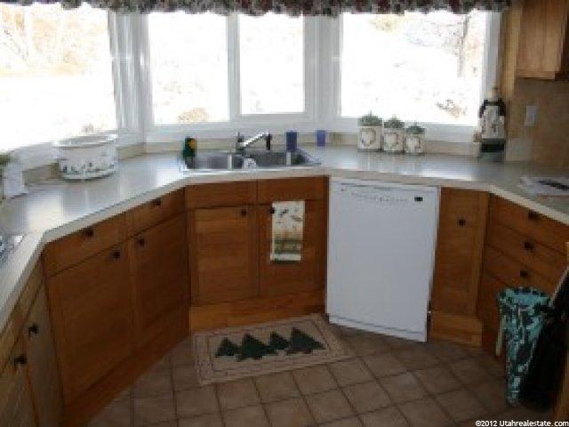 712 N Hillside Dr E, Centerville, UT 84014 — photo 2