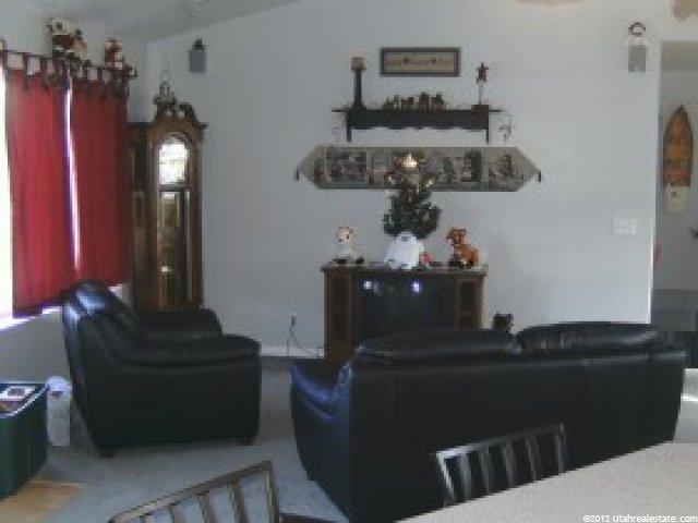 271 E 400 S, Hyrum, UT 84319 — photo 5