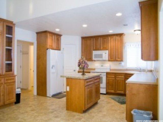 366 E North Canyon Rd, Bountiful, UT 84010 — photo 2