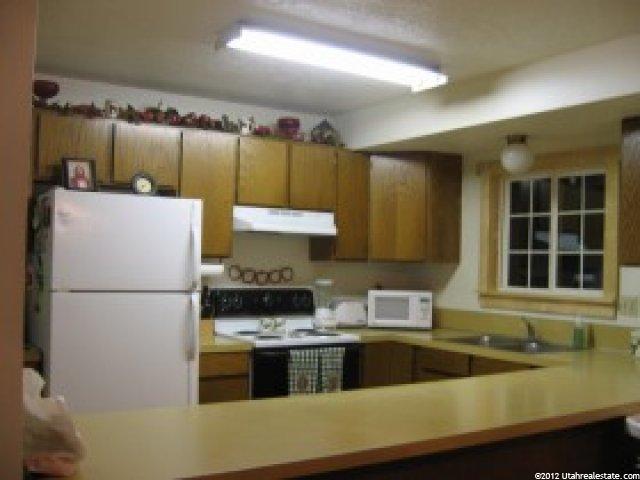 355 N 200 W, Hyrum, UT 84319 — photo 3