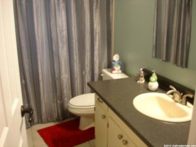 1617 W Camelot Dr, Layton, UT 84041 — photo 2