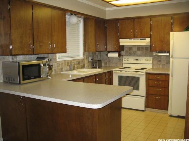 190 N 200 E, Providence, UT 84332 — photo 3