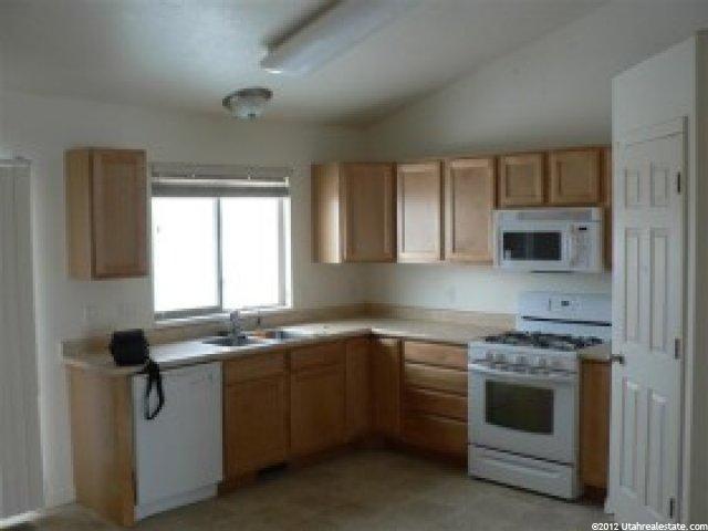 2075 E Blossom St, Eagle Mountain, UT 84043 — photo 2