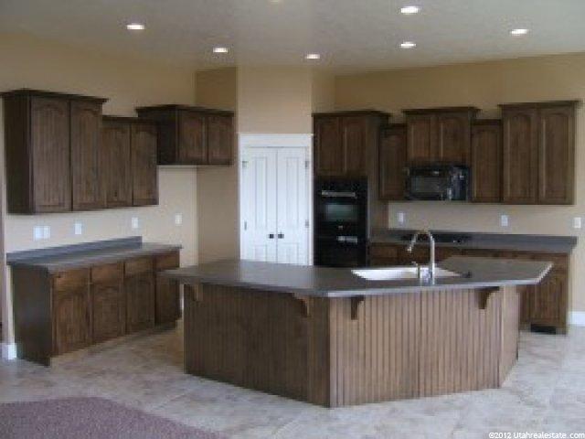 575 W 4200 N, Pleasant View, UT 84414 — photo 2